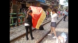 Taiwan. Shihfen. Volando linternas con deseos. Flying lanterns with wishes. 2015