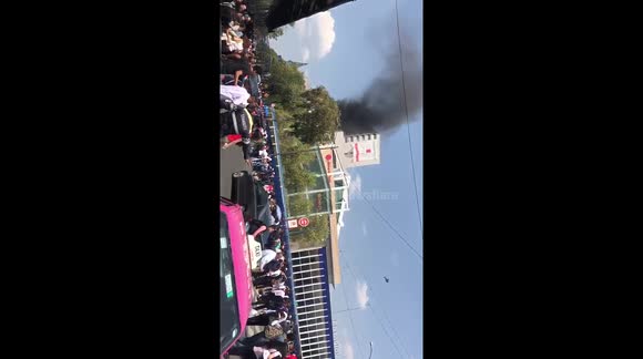 Colapsa centro comercial