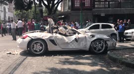 Flattened neighbourhoods begin cleanup operations in Mexico City