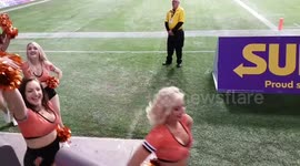 CANADIAN FOOTBALL CHEERLEADERS