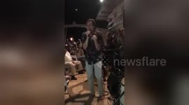 Jim Carrey sings Fleetwood Mac in Hawaii