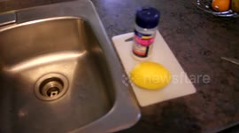 How to clean your sink with LEMON and SALT