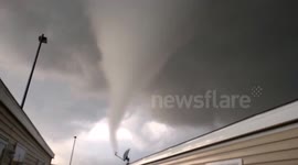 INCREDIBLE TORNADO FOOTAGE IN NORTH DAKOTA