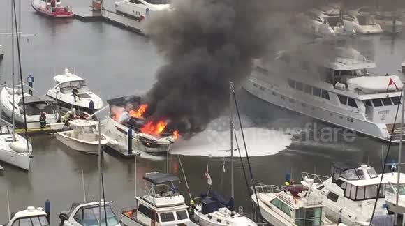 Fire destroys boat at Vancouver marina