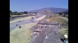 México. Teotihuacan. Pyramids, ruins and temples. Dead road. Vistas de la calzada de los muertos y templo de la Luna desde Pirámide del Sol. 2014