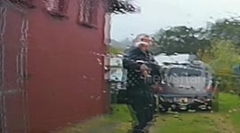 Lampost vs Mini Cooper