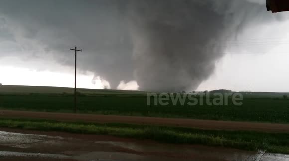 Storm chaser captures footage of two tornadoes that devastated Nebraska