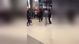 Newsflare Edit - Black Friday fight breaks out at Gateway Shopping Mall