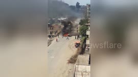 Newsflare Edit - Newsflare Edit - Bonfires lit on Manyanja road