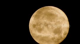 Beautiful footage of the Supermoon in London