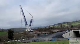 Time-Lapse of a 1000 ton crane in action.