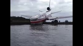 Hawaiian Airlines overshoots runway.