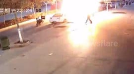 Driver rescues mother from ablaze van