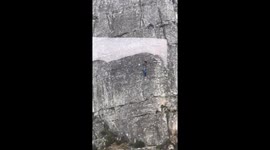 Tourist films Table Mountain climbers moments before tragic accident