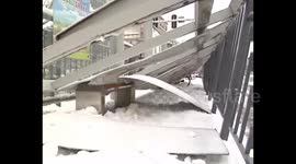 BRT platform collapses killing one