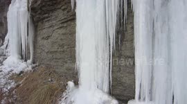 Midwest USA (Tennessee) Deep Freeze Roadside water seep Icicle falls V23207