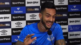 Walcott: I left Arsenal with my belongings in bin bags