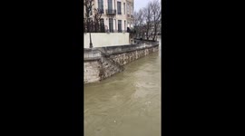 ICYMI: my #parisfloods video with sound. The Seine can be so sleepy...but not now! https://t.co/w8Q76AIIM4