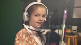 5 year old amazingly sings a Sinatra Classic!