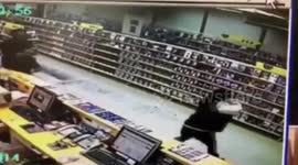 Taiwan quake sends DVDs crashing to the floor