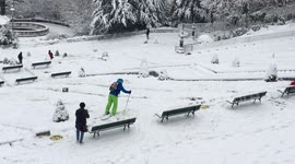 People are skying in Paris!