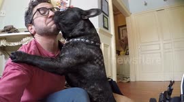 YouTuber breaks phone, has to spend 1 hour without it