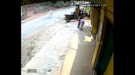 Shocking moment wild cow rams into children in India