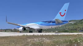 Boeing 757 at Skiathos Airport blowing away some stuff