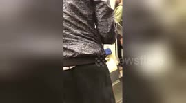 Newsflare Edit - London tube passenger pulls the emergency alarm handle over a fight