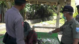 members of sabhara Polres probolinggo in the attack of the madman when doing vigorous raids du pantura probolinggo, 21 February 2018