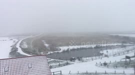 Newsflare Edit - Snow hits east coast