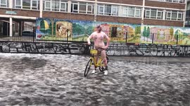 'Naked' man braves the cold weather in London Old Street