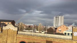 Complete rainbow over London