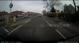 Driver looking right on roundabout and ending up hitting the car in front.