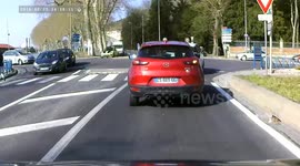 Bad driving France 078