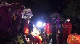 Thai bus crash kills 18 tourists after 'brakes failed'