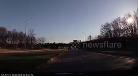 Woman tailgating on off-ramp nearly causes accident when switching lanes