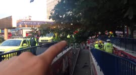 Carro capota e cai em Tunel de Travessia de pedestre em Elephant and Castle | MOTO filmadores UK