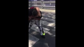 knock out - Pelea en el Parque de Villa Olga, Cuando te metes con la persona equivocada