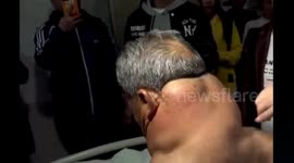 长沙  大爷喝酒55年成“绿巨人”：每天2斤白酒，脖子比腰