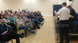 Speaker mentions old Nokia mobiles and gets a call!