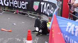 Man Falls Asleep On London Marathon Course