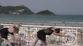 Art on the Railing - Arte en la Barandilla