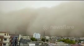 Dramatic moment powerful dust storm sweeps over Indian city