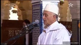 A person carries a sword attacks the worshipers Mosque Hassan and Al Aoula channel cut the broadcast