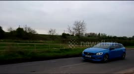 Volvo V60 Polestar, 3.5 bi-turbo - flypast at high speed. Awesome sound!