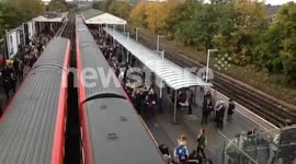 Commuter Gridlock at Earlsfield Station