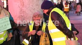 Spain_Indignant grandparents try knitting their way to social justice