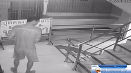 Prisoner escapes after cutting through cell bars