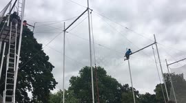 Flying Trapeze at a new rig in South London